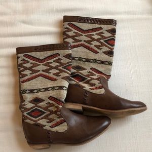 Patterned boots
